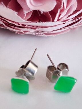 Vintage 80s Green Stud Earrings